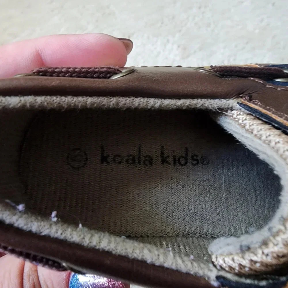 Koala kids size 5 boat/dress shoes navy/tan - Picture 3 of 4